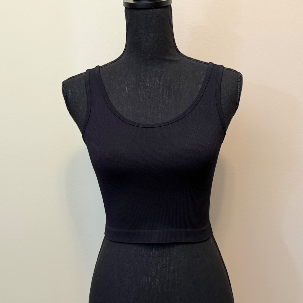 NEW OQQ Women S Ribbed Crop Tank Top Black Seamless Athletic Camisole Gym 0575